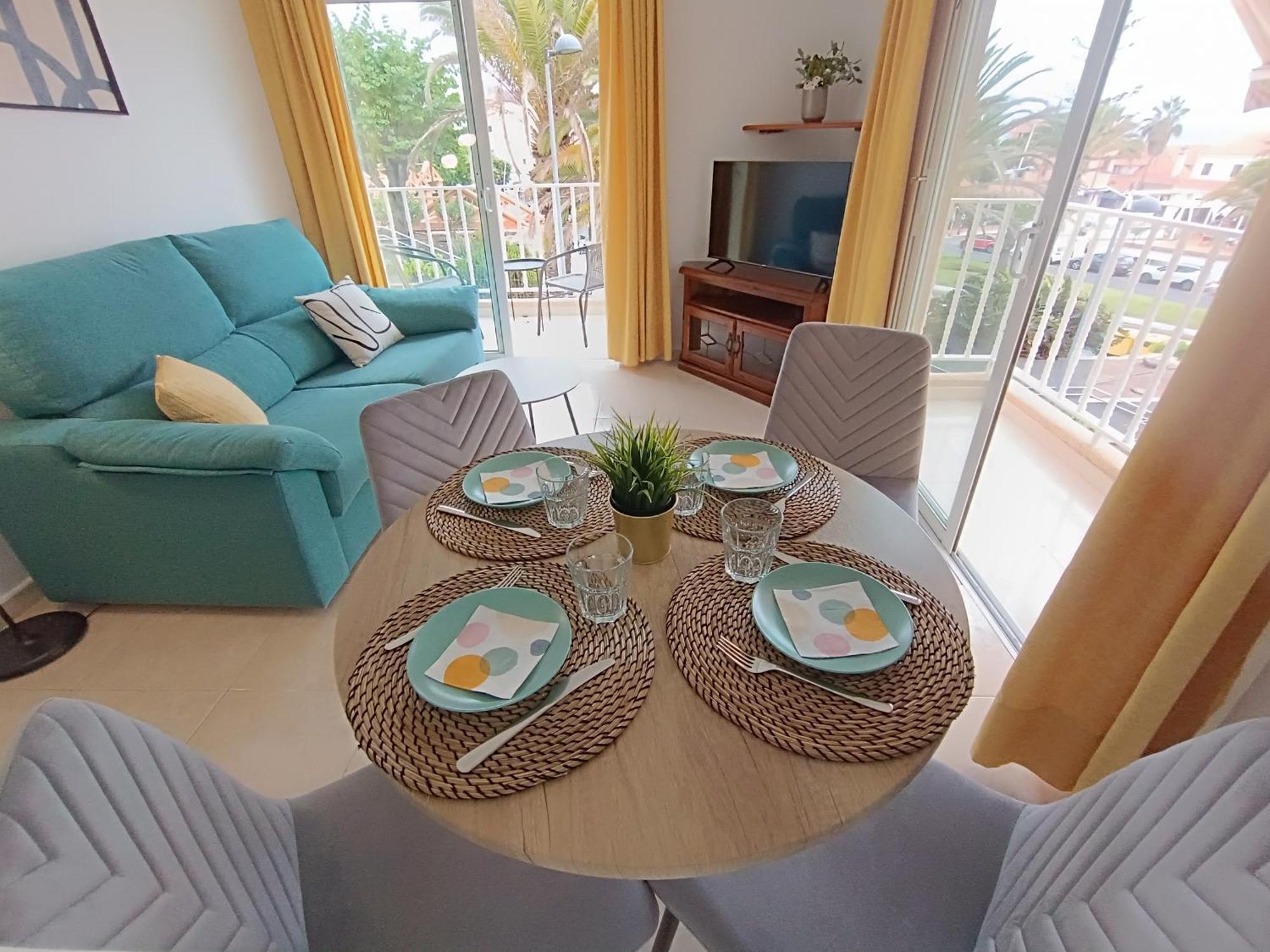 Zola Sea View Apartment, Vistas Appartement Los Cristianos (Tenerife)